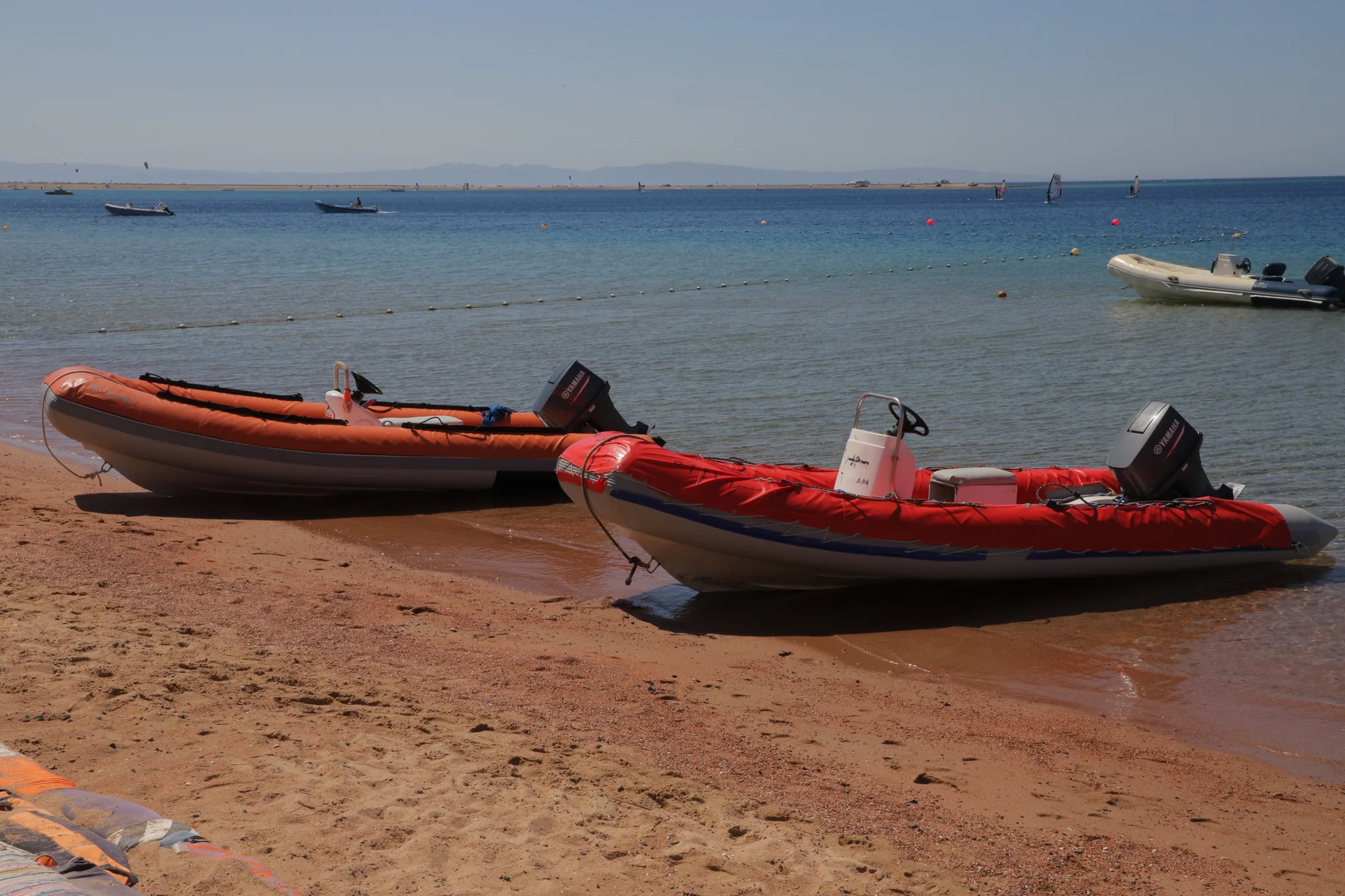 Rescue boats на берегу станции Vetratoria