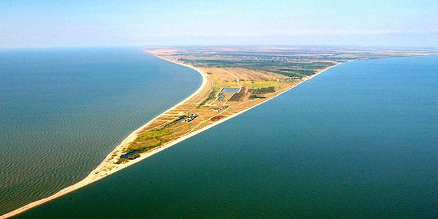 Коса Долгая и станция Ветратория