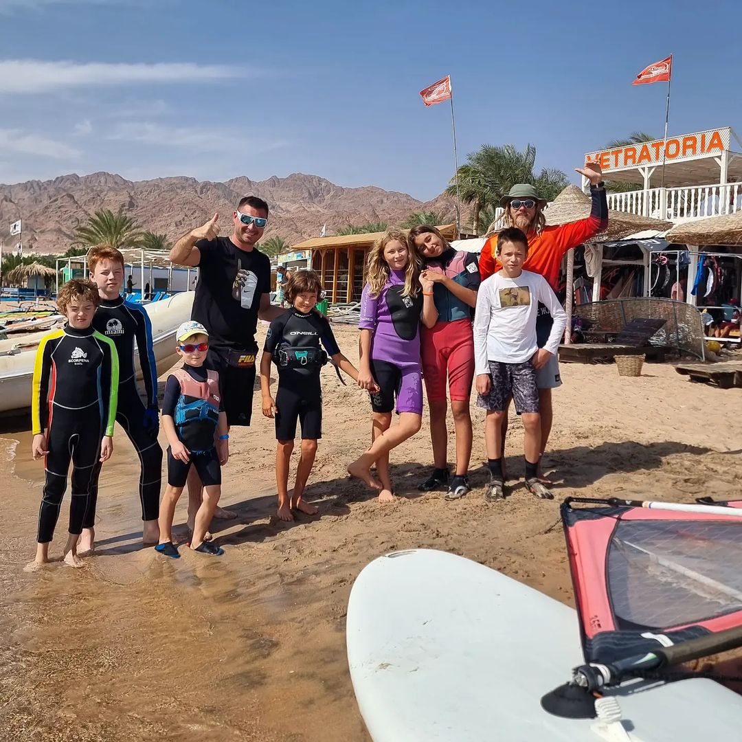 Группа WindSurfKids с тренерами на станции Vetratoria